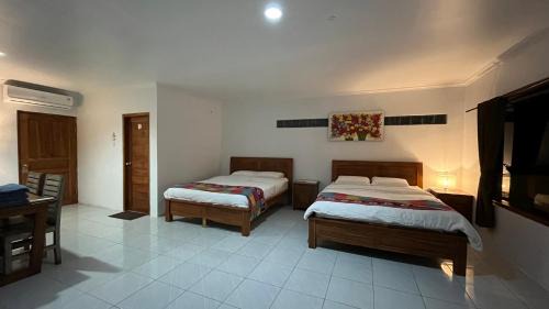 Hu'u Hotel | Beachfront Elegance at Lakey Peak B and B - 5 Star Retreat