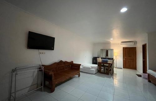 Hu'u Hotel | Beachfront Elegance at Lakey Peak B and B - 5 Star Retreat