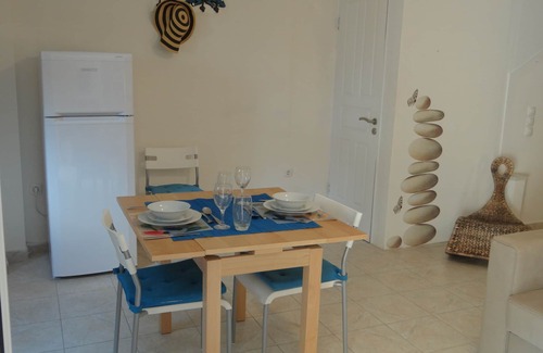 Rantatika Apartment | Inviting Lakkos Studio with Pool near Lakka Beach