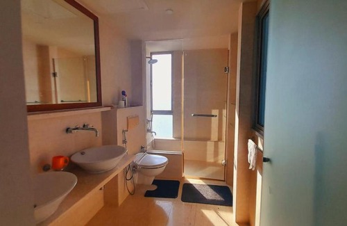 Kollupitiya Apartment | Experience Comfort at LAKNA HOUSE - Family-Friendly Haven