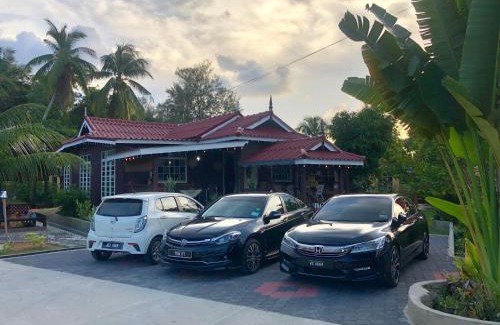Kampung Pengkalan Maras Hotel | Beachfront Lakse Inn Homestay: Family-Friendly Getaway