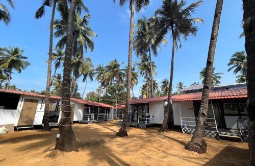 Palolem House | Welcoming LAKSHDEEP COTTAGES: Pet & Child Friendly Retreat