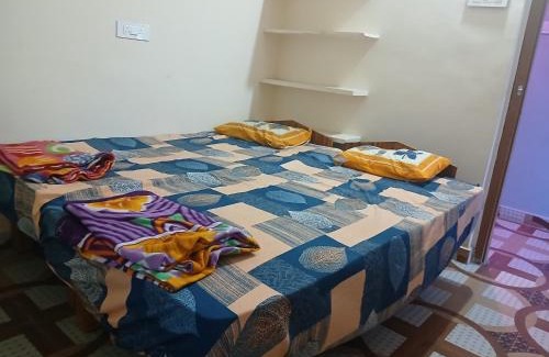 Sanapur House | Relax at Lakshmamma Homestay: Family & Pet-Friendly Retreat