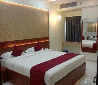 Thiruvarur Hotel | Budget-Friendly Stay at Lakshmi Mahal - V Inn with Breakfast