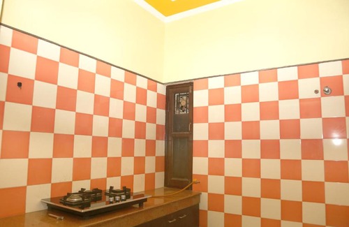 Sohna Apartment | Pet-Friendly Lal Kothi: Cozy 2 BHK Homestay in Sohna