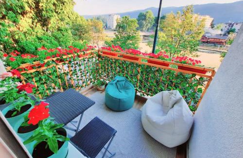 Ilidza Apartment | Explore Lala Boho Apartment with Pet-Friendly Amenities