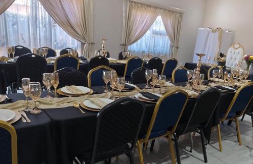 Klerksdorp House | Cozy Lala Poa Guest House - Breakfast & Kitchen Included