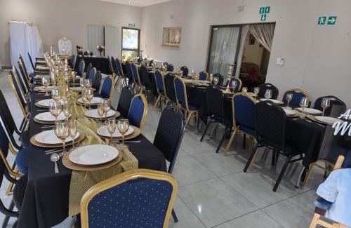 Klerksdorp House | Cozy Lala Poa Guest House - Breakfast & Kitchen Included