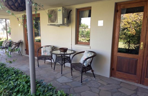 Riversdale House | Cozy Lalani B&B with Self-Catering Cottages & Great Amenities