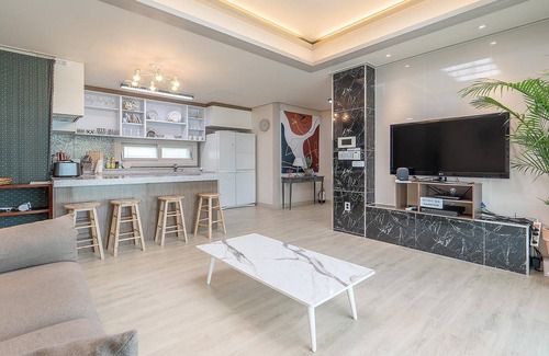 Hallim House | Family-Friendly Escape at Lalapipo Jeju - Rated 10/10!