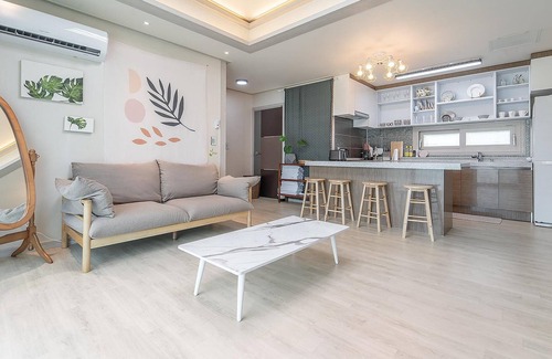 Hallim House | Family-Friendly Escape at Lalapipo Jeju - Rated 10/10!