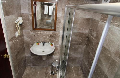 Beyazit Hotel | Relax at Laleli Gonen Hotel with Ocean Views & Pool Access