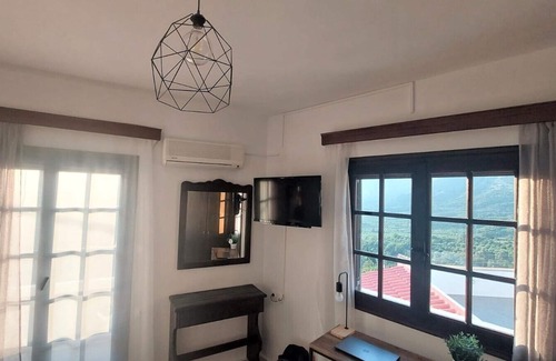 Mourtzana Villa | LALES HOUSE Relaxing villa with amazing view