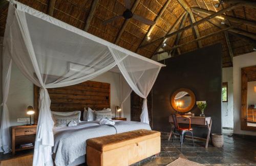 Sidbury Hotel | Discover Inzolo Lodge at Lalibela Game Reserve