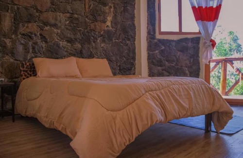 Lalibela House | Cozy Lalibela Hidmo Homestay with Breakfast & Family Fun