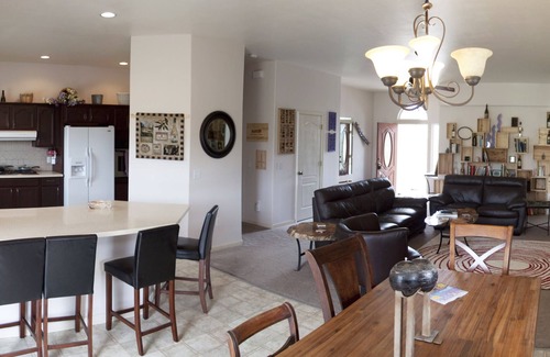Benton City House | Discover Laliik Iniit North: Your Red Mountain Retreat