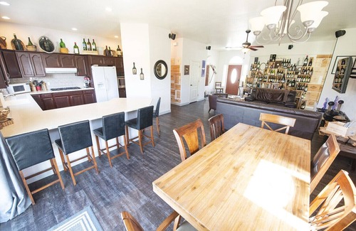 Benton City House | Discover Laliik Iniit North: Your Red Mountain Retreat