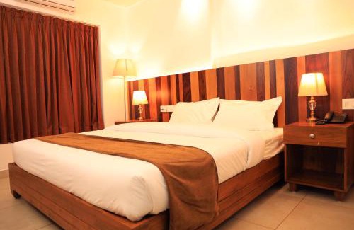 Pattikad Hotel | Enjoy Family-Friendly Comfort at Lalys Residency