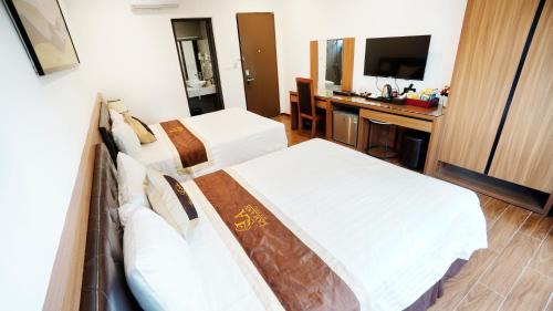 Hoang Mai Hotel | Experience LAM ANH HOTEL: Oceanfront Getaway with Spa