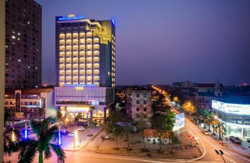 Vinh Hotel | Stay at Lam Giang Hotel: Spa Retreat with Family-Friendly Perks