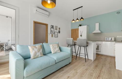 Old Town Apartment | Discover LAM Mint: AC, Balcony & Family-Friendly Comfort