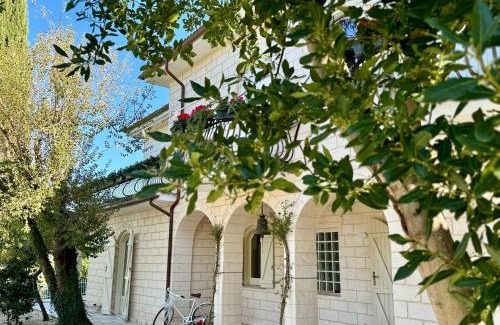 Noicattaro House | Experience Lamapulia: 4-Star Oceanfront Bliss with Spa