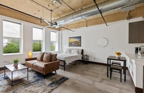 Cedars Apartment | Lamar Lofts 111