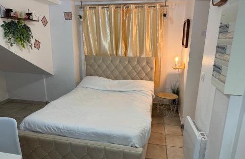 Sannois Apartment | Budget-Friendly Family Retreat at L’amazone Hotel