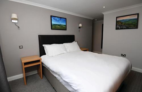 Llanwenarth Hotel | Discover Lamb & Flag Inn: Family-Friendly Retreat Awaits