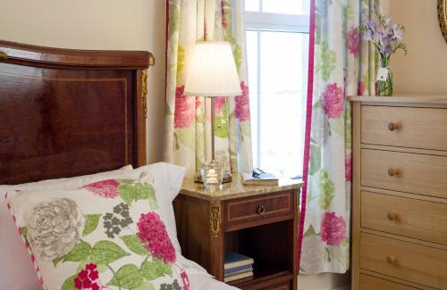 Seaford House | Experience Ocean View Bliss at Lamb's Knees Hotel