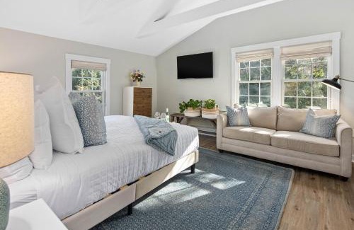 Vineyard Haven Hotel | Discover Lambert's Cove Inn & Resort with Private Beach Access