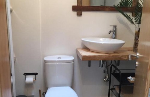 Alfandega da Fe Resort | Pet-Friendly Lambisco: Top-Rated Hotel with Pool & Dining