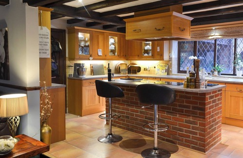 Addlethorpe Cottage | Spacious 5 Bedroom Getaway with Oceanfront Views in Skegness