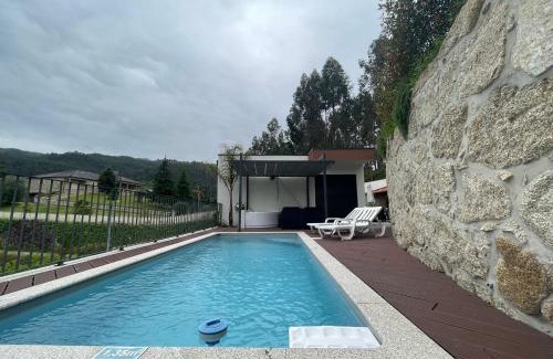 Gondoriz House | Relaxing Lamegos Guesthouse II with Pool and Hot Tub