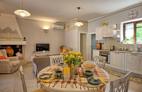 San Michele Salentino Villa | Inviting Lamia Santo Arcangelo: Pet-Friendly Retreat with Pool