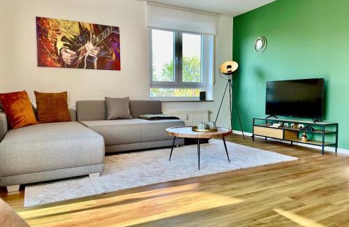 Renningen Apartment | Elegant Design Oase: Central Location with Kitchen & Pool