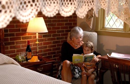 Hampton Hotel | Welcoming Lamies Inn & The Old Salt Tavern for Families