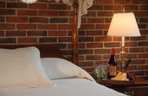 Hampton Hotel | Welcoming Lamies Inn & The Old Salt Tavern for Families