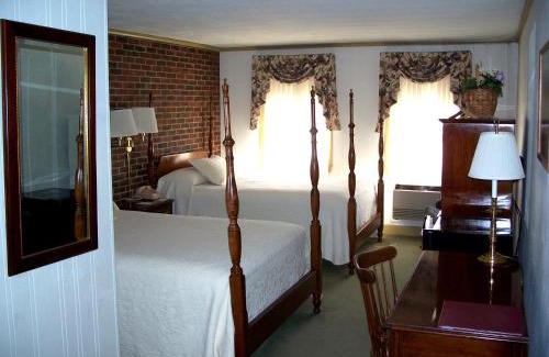 Hampton Hotel | Welcoming Lamies Inn & The Old Salt Tavern for Families
