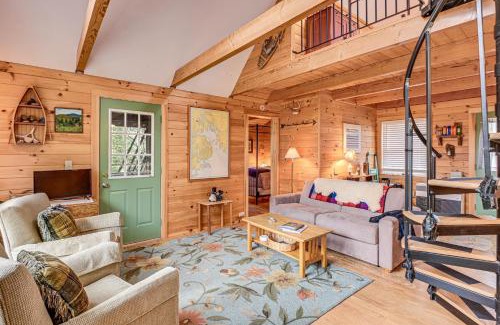 Lamoine House | Cozy Lamoine Cabin with Deck Near Acadia National Park