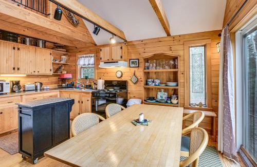 Lamoine House | Cozy Lamoine Cabin with Deck Near Acadia National Park
