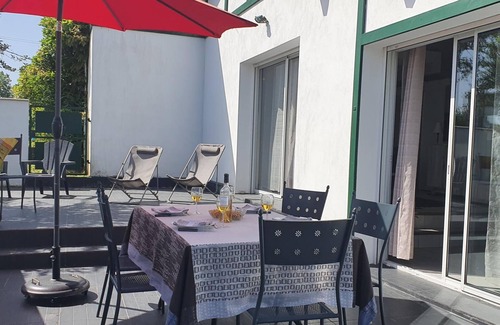 Came House | Discover Lamothe - Came: Perfect Family & Pet-Friendly Retreat