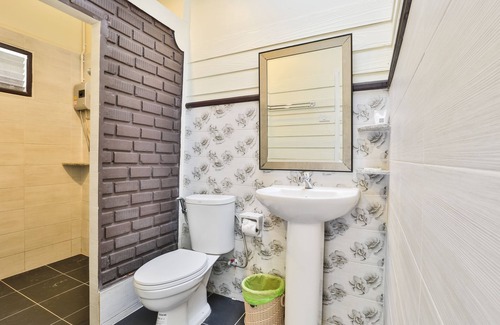 Ban Wang Hom Hotel | Discover Comfort at Lampam Resort: Family-Friendly Amenities
