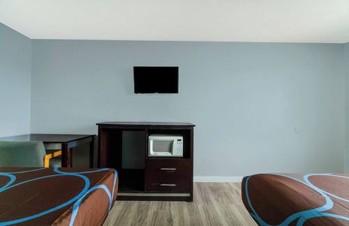 Independence Hotel | Cozy Lamplighter Inn with Breakfast & Family Amenities