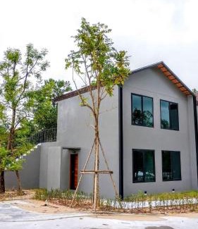 Mai Rut Bed & Breakfast | Discover LAN LAY Resort: Pet-Friendly Oceanfront Escape