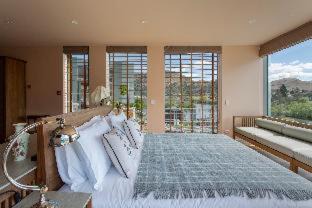 Kelvin Heights House | Top-Rated Lanah Residence: Accessible Comfort with Hot Tub