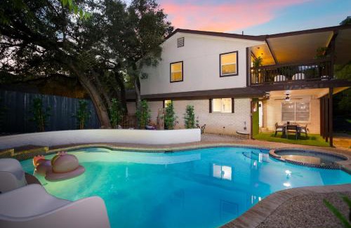 Vance Jackson House | Relax at Lancashire: Family-Friendly with Pool and Hot Tub