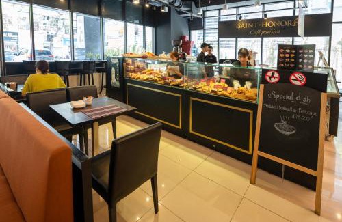 Ba Dinh Apartment | Inviting Lancaster Hanoi Service Apartment with Pool & Spa