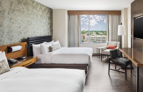 Lancaster Hotel | Discover Comfort at Lancaster Marriott with Spa & Pool