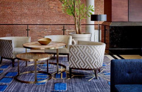 Lancaster Hotel | Discover Comfort at Lancaster Marriott in Penn Square